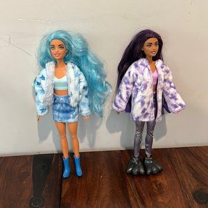 Bundle of Barbie dolls